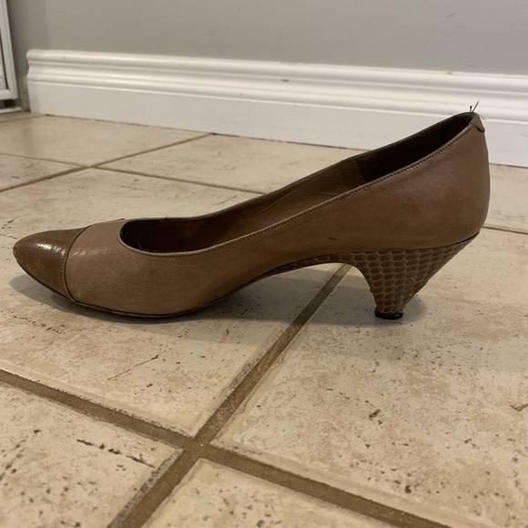 Vintage Golden Plume 8 AA Narrow Kitten Heel Pumps Leather Snake Print Cap Toe - Picture 8 of 12